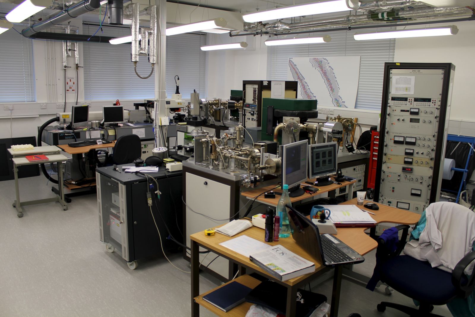 image of the Open University Argon dating instrument laboratory showing the MAP mass spectrometer